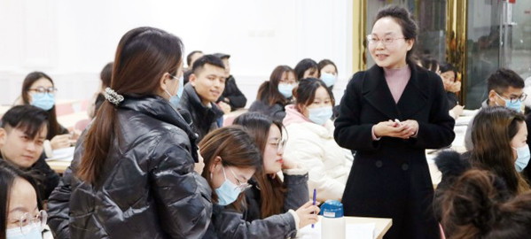 西乡 专家指导+名师授课+培优补弱+日清月结的教学模式